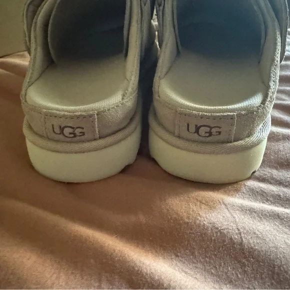 NEW in box Ugg goldstar clogs - Picture 5 of 7